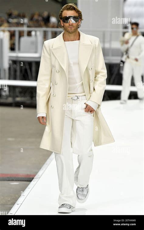 kroenig on chanel runway